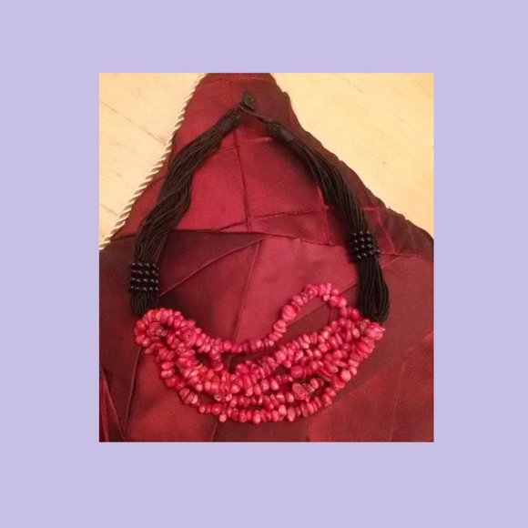 Red Stones Beads Necklace - Picture 2 of 4